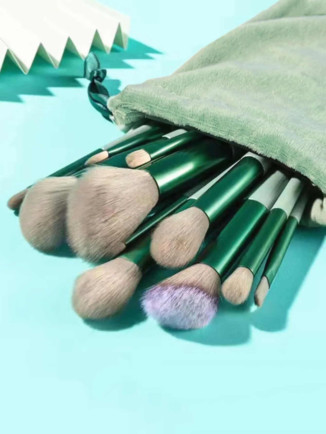 13pcs Two Tone Portable Makeup Brush Set Eye Shadow Powder Blusher Brush Girl Beauty Cosmetic Brush Makeup Tools Storage Bag