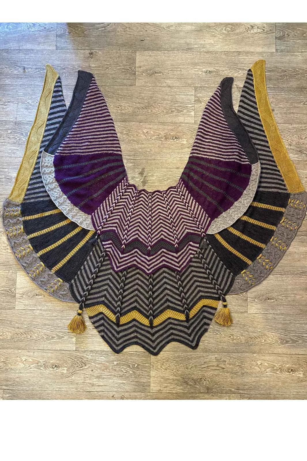 Kit: Twist & Turns Shawl Kit (mystery KAL 2022)