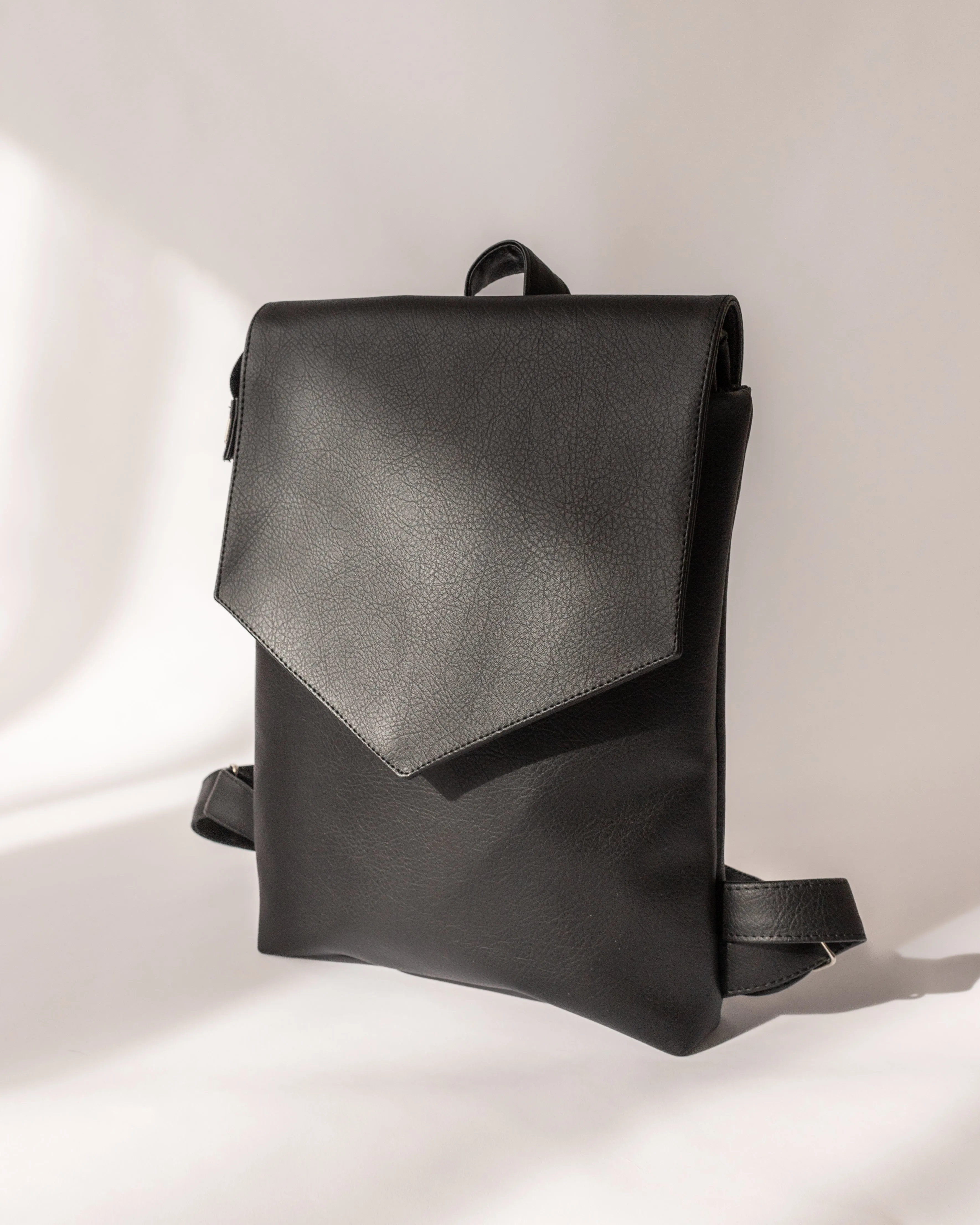 LINE Notebook Backpack Black